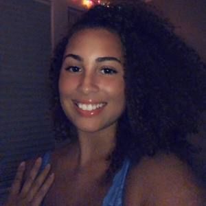 Meet your Posher, Dominique